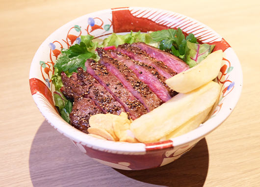 能登牛のステーキ丼